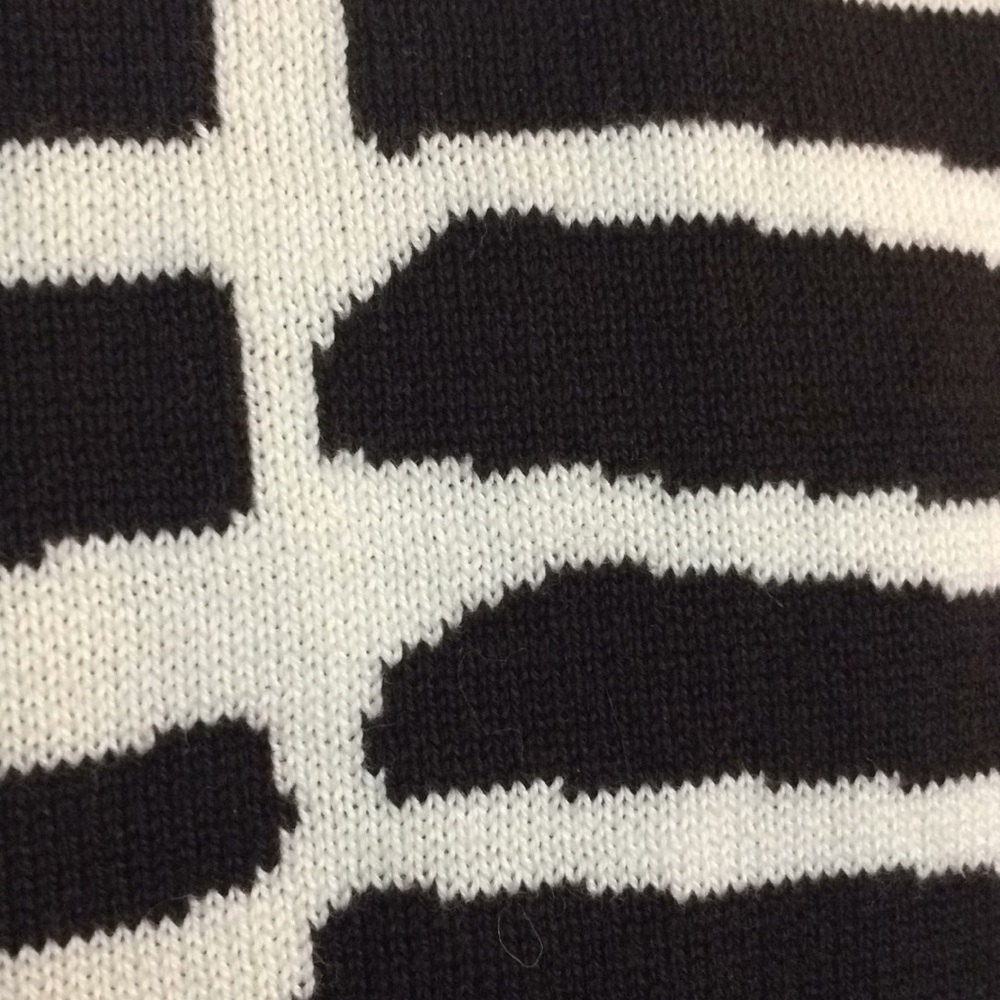 Chicos Sweater - Picture 2 of 2